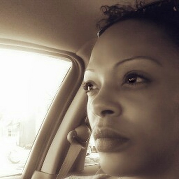 Meet your Posher, Tamara - Picture 1 of 1